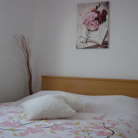 With Parking Space - 10429 Pula