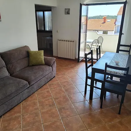 Apartment With A Parking Space - 10429 Pula