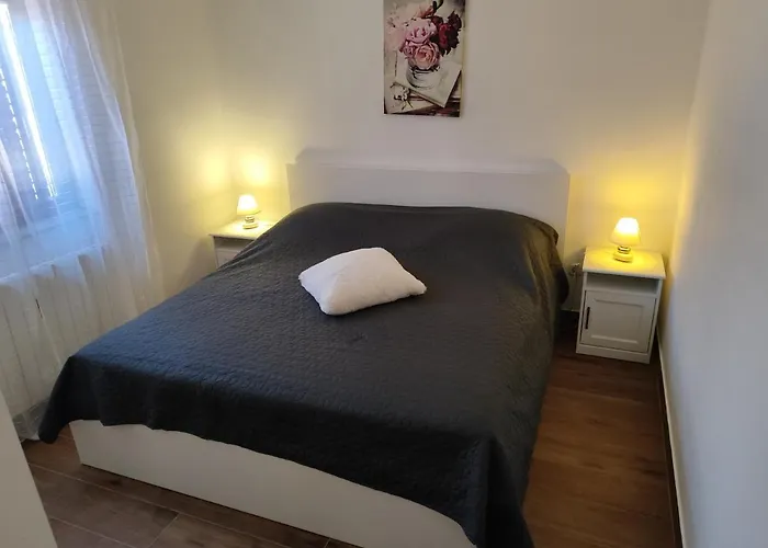 Lejlighed With Parking Space - 10429