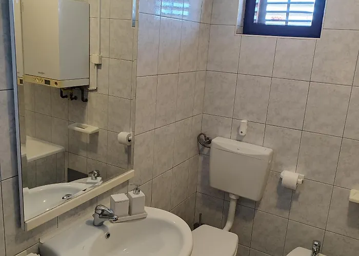 With Parking Space - 10429 Pula